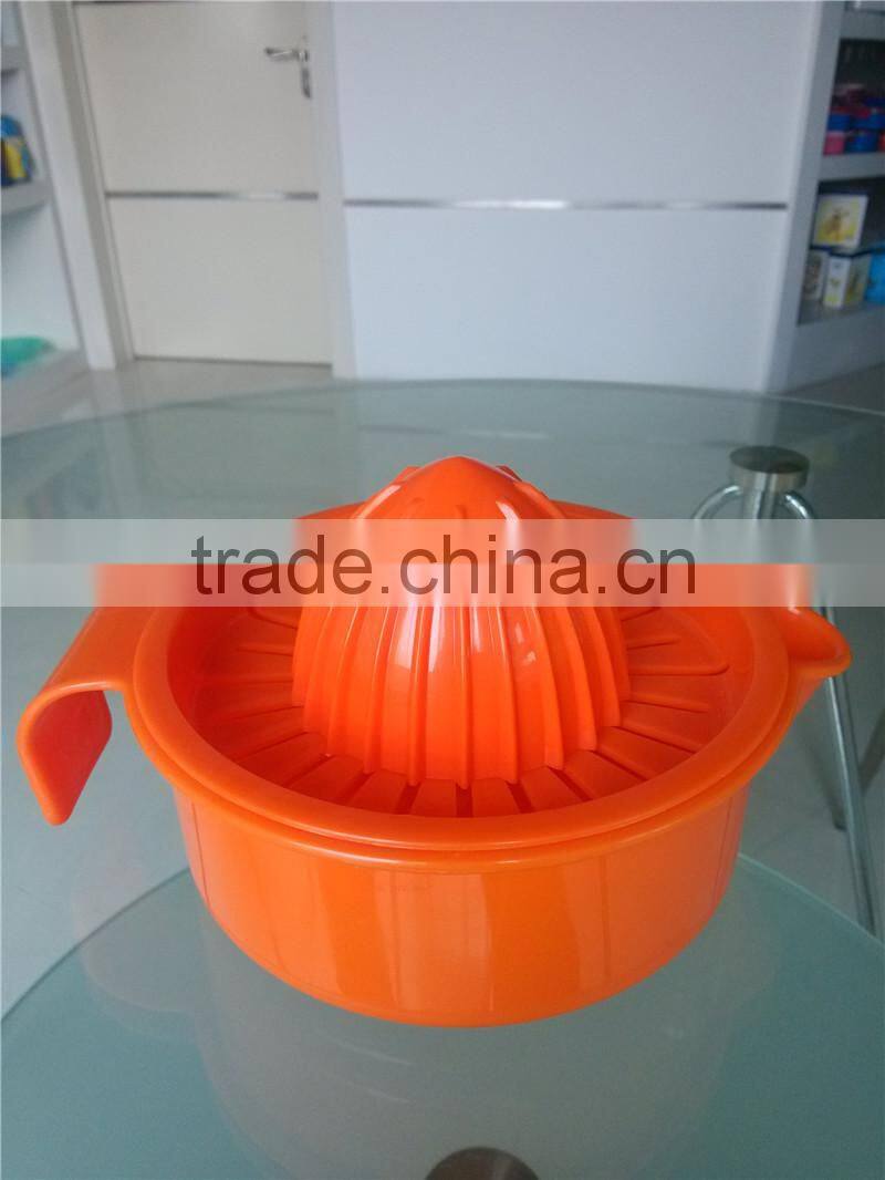 Plastic Manual Juicer