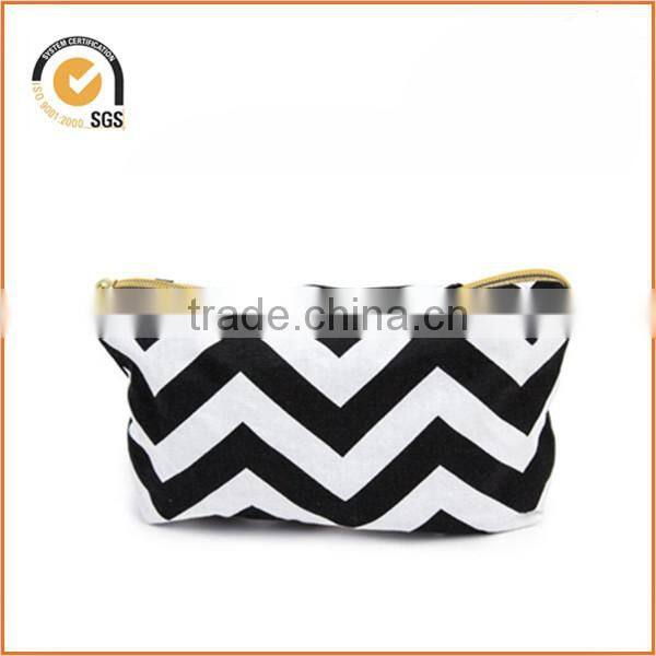 Vintage Camera Applique Zipper Pouch/Makeup Bag: Yellow Canvas with Black and White Fabric By Chiqun Dongguan CQ-H01072