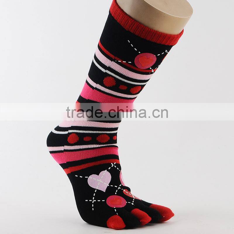 Popular Crazy Selling christmas five toes socks