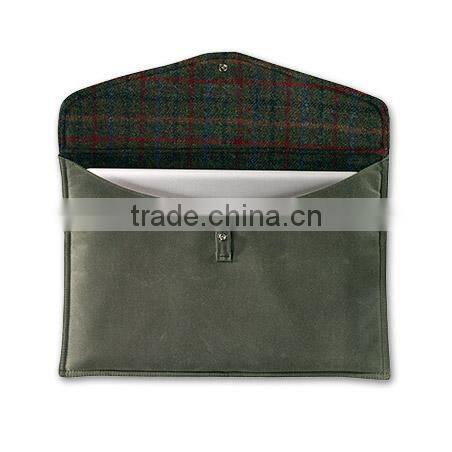 Secure snap opening water-resistant Shelter Cloth laptop bag with Interior brushed moleskin