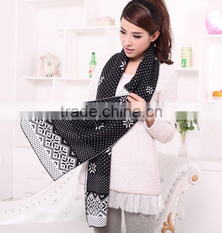 Winter Fashion Snowflake Knitted Women Wool Scarf