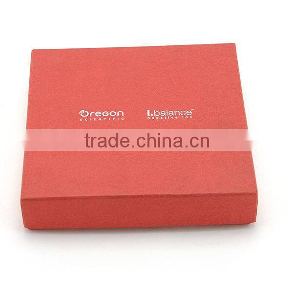 Made in China Red Fancy Wrapping Paper Top and Magnet Lid Jewelry Box with Silver Logo