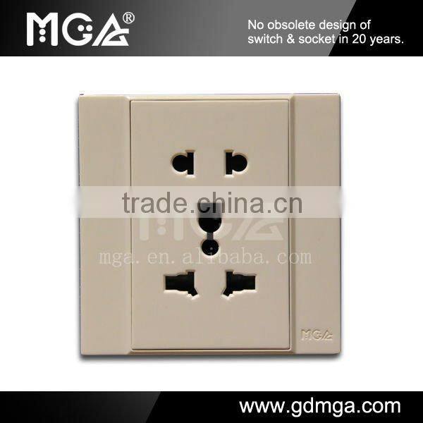 Q7L Series C05/13 L 13A multi socket