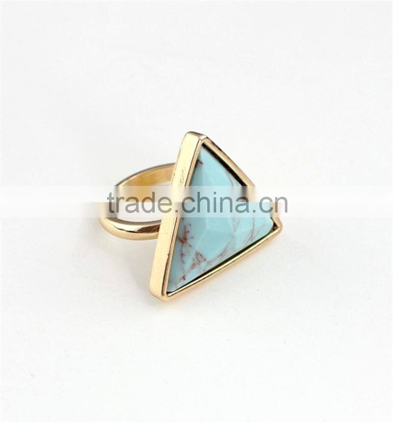 2015 Triangle Shape Ring Gold Ring With Stone