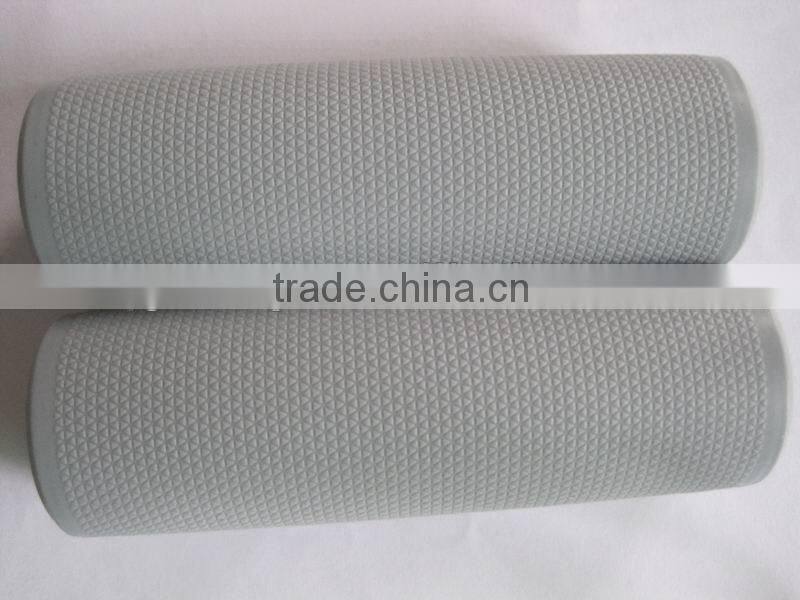 Silicone rubber handgrip