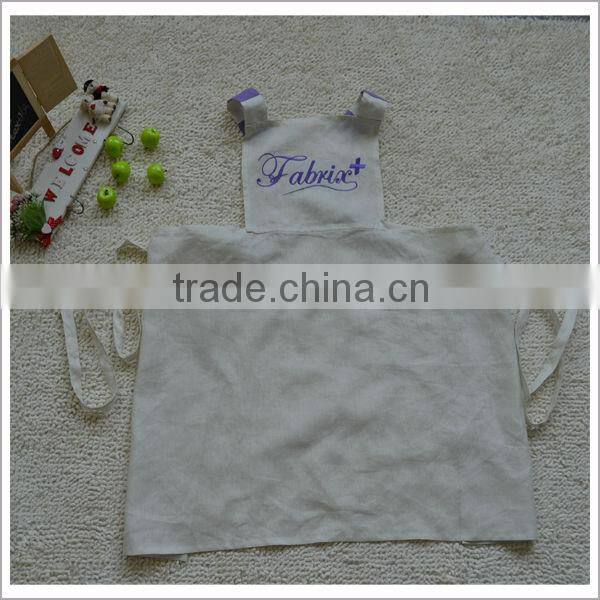 Linen Fabric Material Decorative Pockets with Criss-cross Ties Around Back Design Cooking Aprons