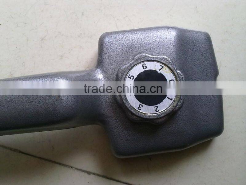 flexible knee kicker for carpet installation