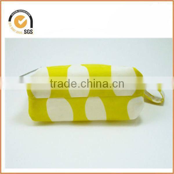 Waxed Canvas Cosmetic/Toiletry Zipper Pouch (Yellow and White) By Chiqun Dongguan CQ-H01097