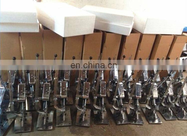 Fruit bag clipping machine