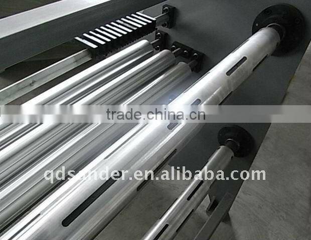 Paper roll slitting machine