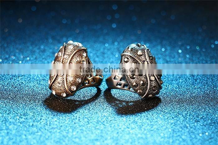 China wholesale cheap jewelry zinc alloy vintage rhinestone full jewelled fomger ring