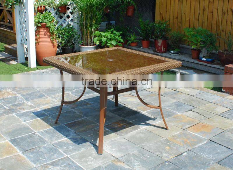 Wholesale Excellent Waterproof Garden Outdoor Wicker Furniture Table Set
