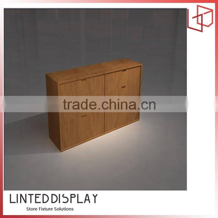 Factory retail store vertical display case