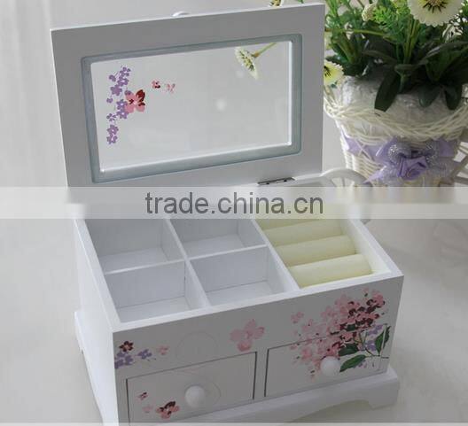 white Wooden jewelry box