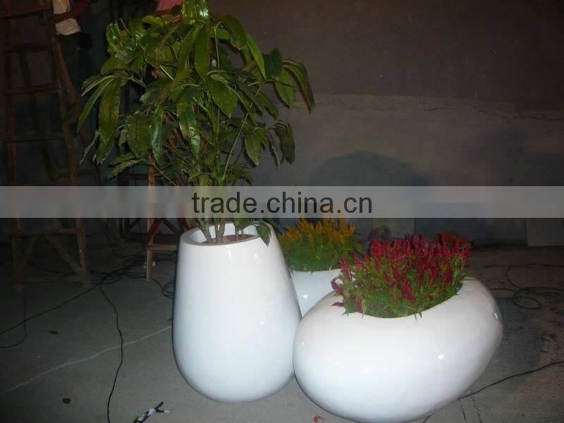 Modern fiberglass planter