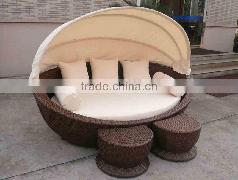 Popular rattan daybed