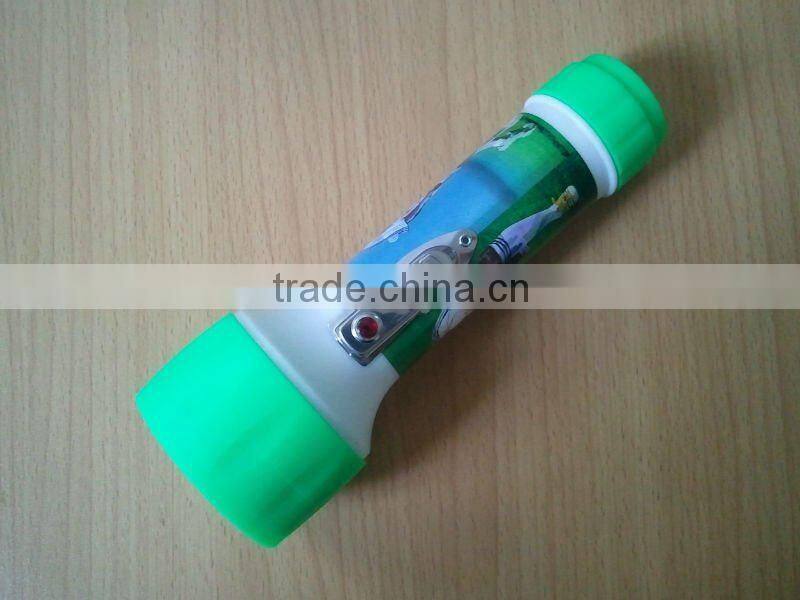 big head plastic torch using D size battery
