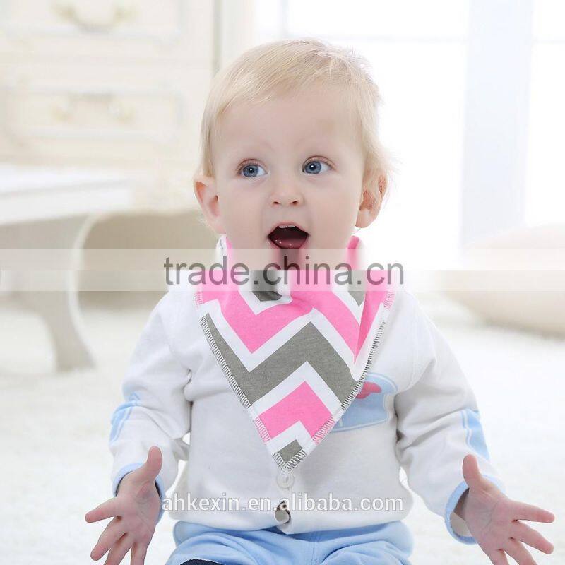 Cotton fabric triangle pretty baby bibs with snaps