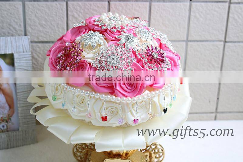 Elegant Lovrly white and pink wedding bouquet with Crystal bead curtain