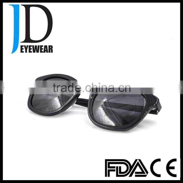 Hot Sale Men Women Sunglasses with Metal Bridge