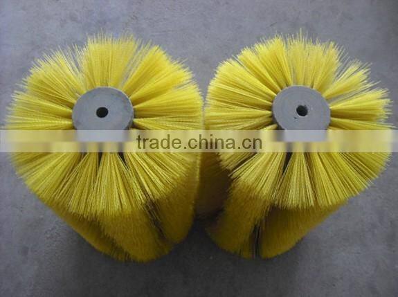 Road cleaning brush
