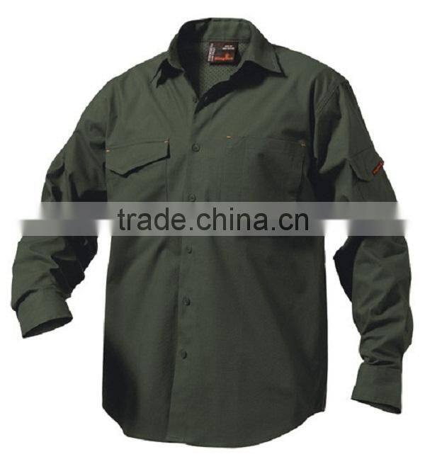 Mens 100% percent cotton polo shirt with pockets