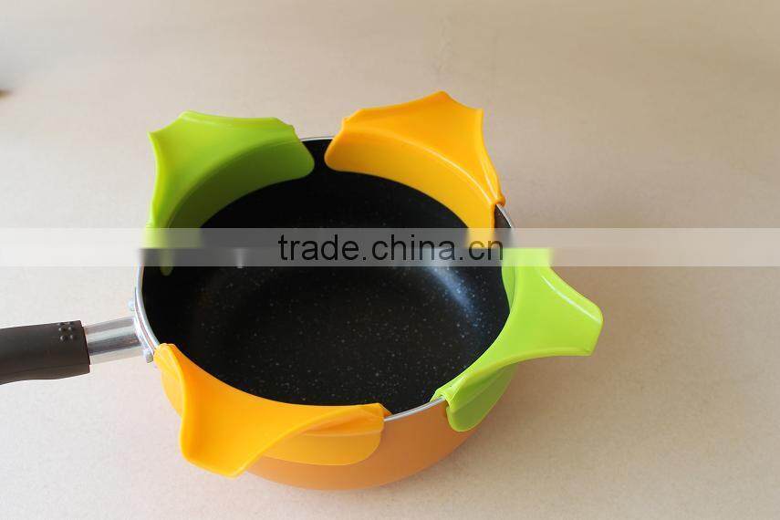 Silicone Slip-On Pour Spout, Plastic Pour Spout