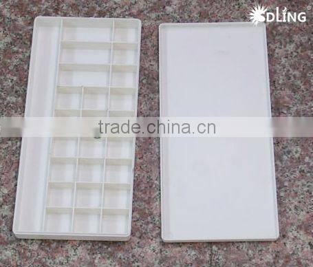 White plastic palette box