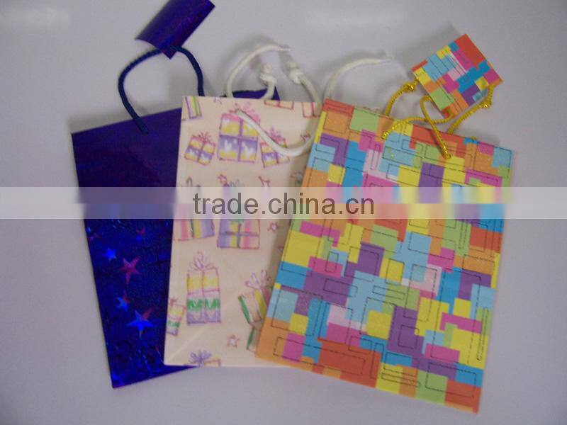 2013 cheap personalized Chrismas paper gift bag wholesale