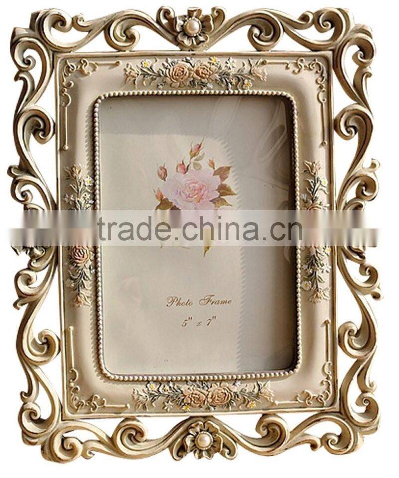 Beautiful Europe design handmade polyresin photo frame for home decoration