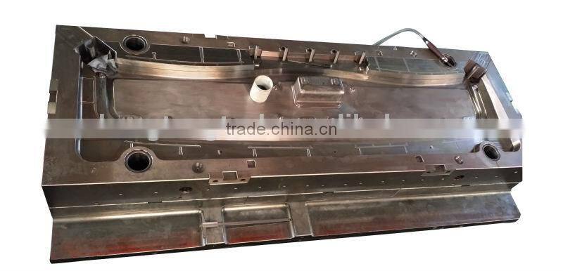 Plastic injection mould