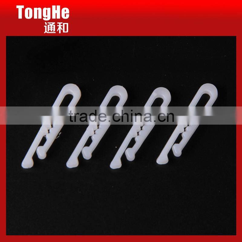 40mm length white plastic shirt clip with teeth