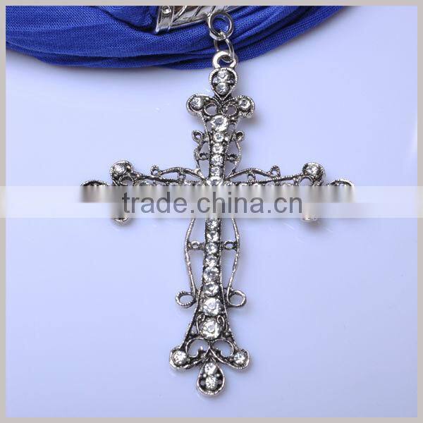 Fashion Lady Scarf with Antique diamond inlay Cross necklace