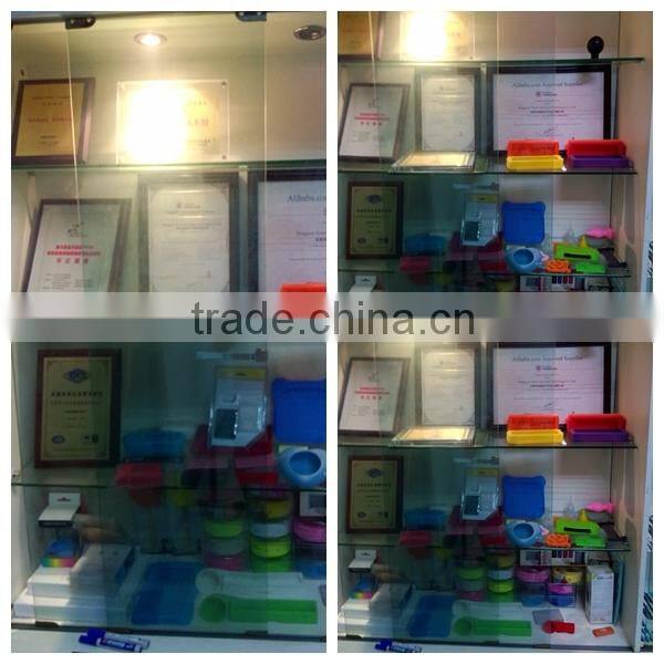 Wholesales Christmas's day gifts silicone foldable round bowl with lids