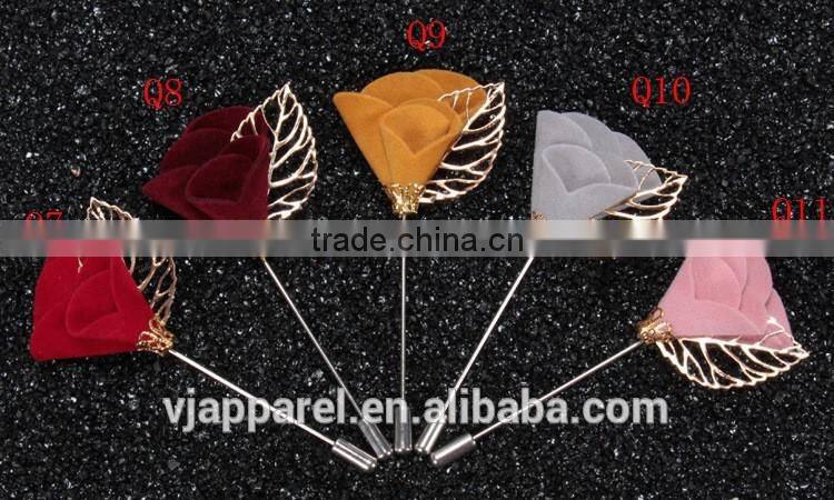 Lapel pin Urban Diseno Red Velvet Flower Gold Petal Lapel