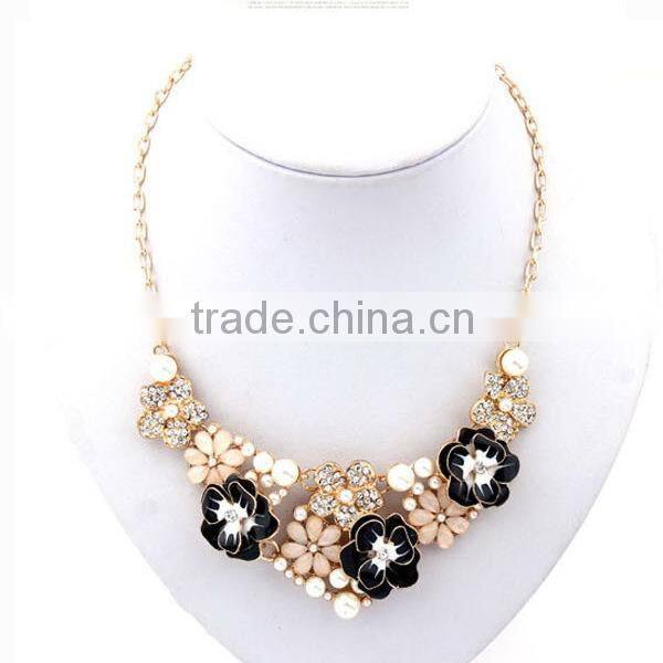 New Russia Style Flower Choker Collar Vintage Pendant Statement Necklace Women Necklaces & Pendants Fashion Necklaces for Women