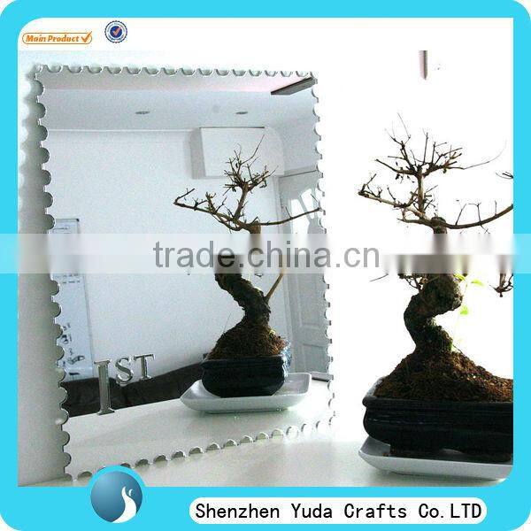 Round shaped thin acrylic mirror can be printed