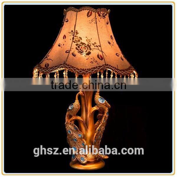 Custom resin cute kids Elf table lamp manufacturer