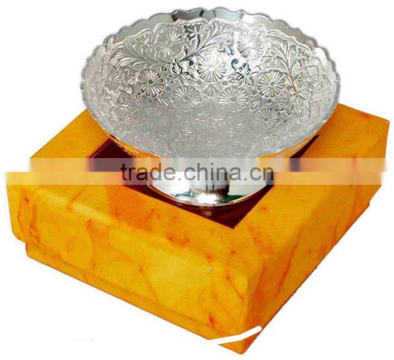 Designer Evergreen utensils for home decore