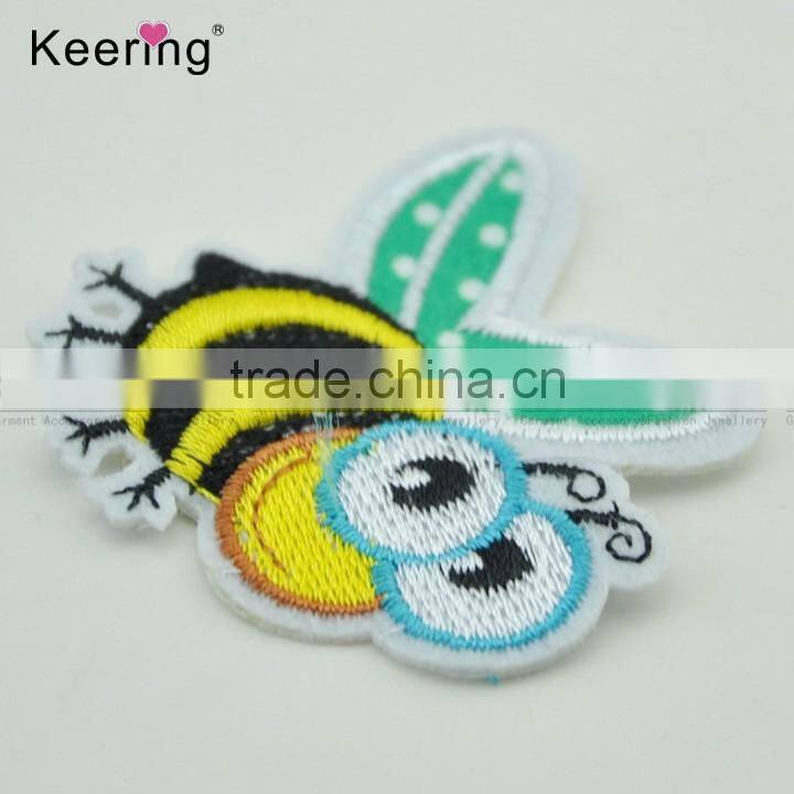China cartoon bee personalized embroidery patch WEF-070
