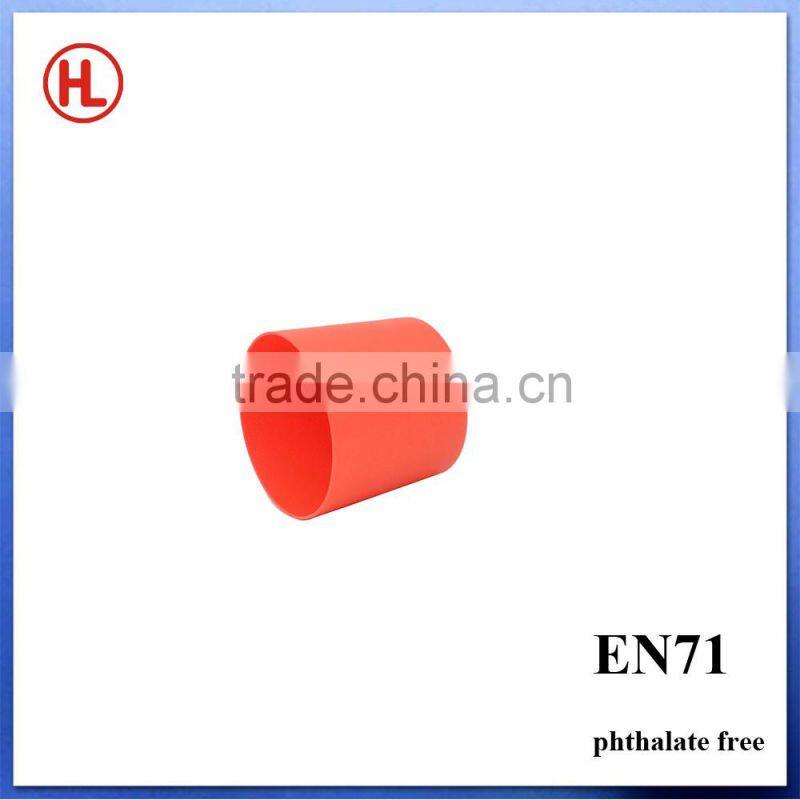 plastic coffee cup holder,Popular Eco-friendly practical plastic beach cup holder on sand