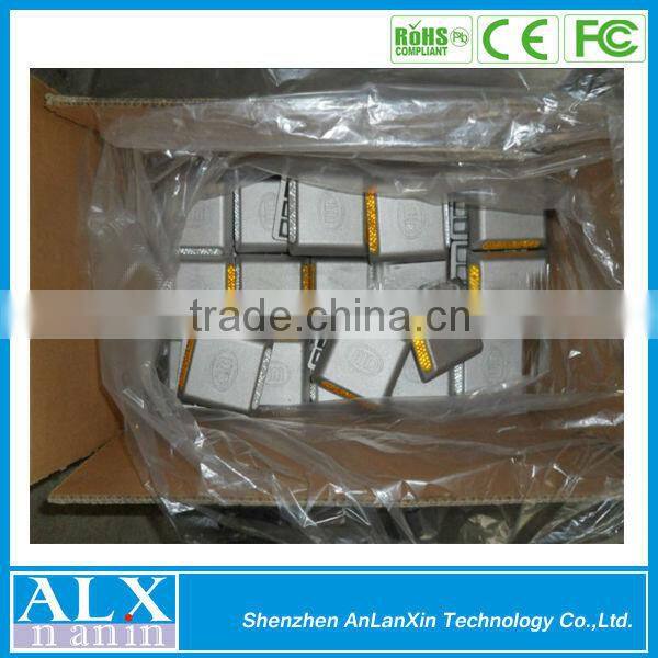 road side reflector