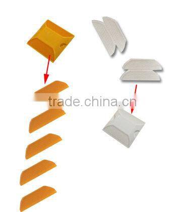 Plastic reflector for road stud