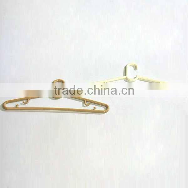 Plastic clothes hanger rack