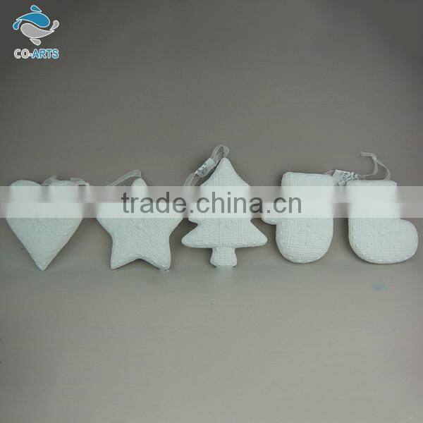 Simple design good-looking low cost superior quality unpainted ceramic christmas ornaments