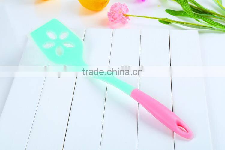 Silicone serving turner flower shape slotted turner for cooking