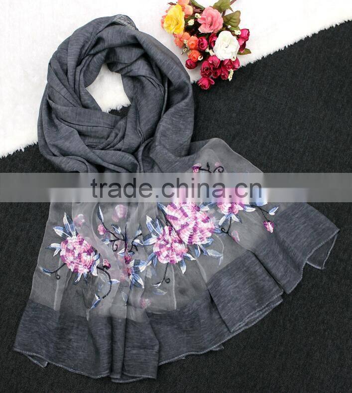2017 High Quality women Flower embroidered silk scarf
