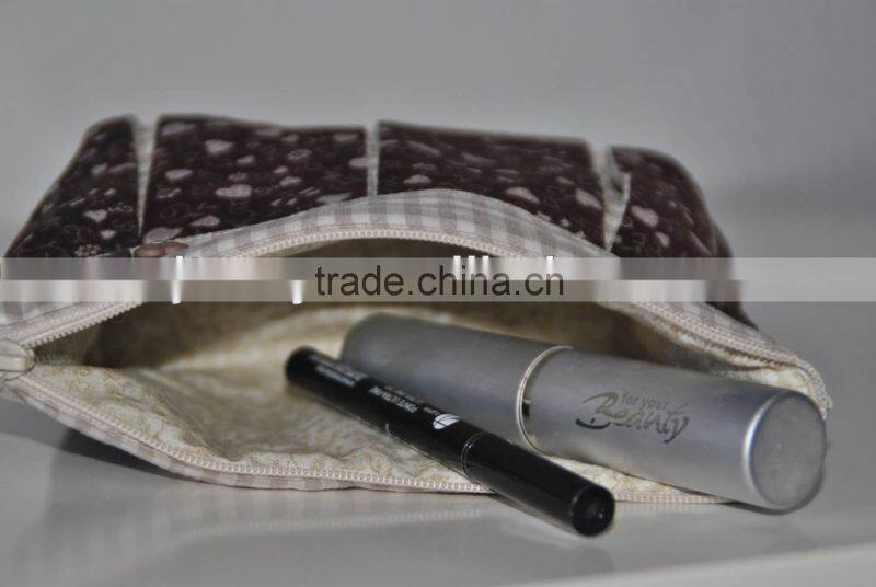 Beautiful pattern printing with plaid trim flax cosmetic bag