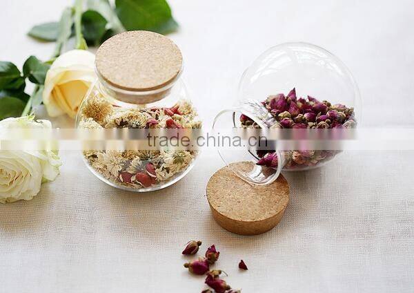 Glass tea-caddy n box in which tea is kept for daily use