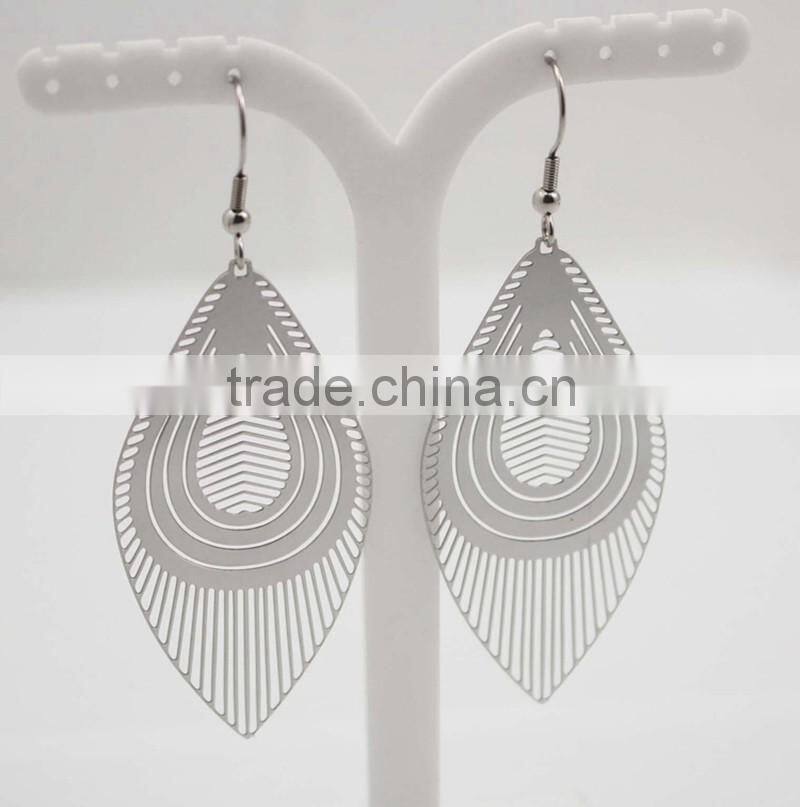2016 New Arrival Charm Stainless Steel Leaf Earrings